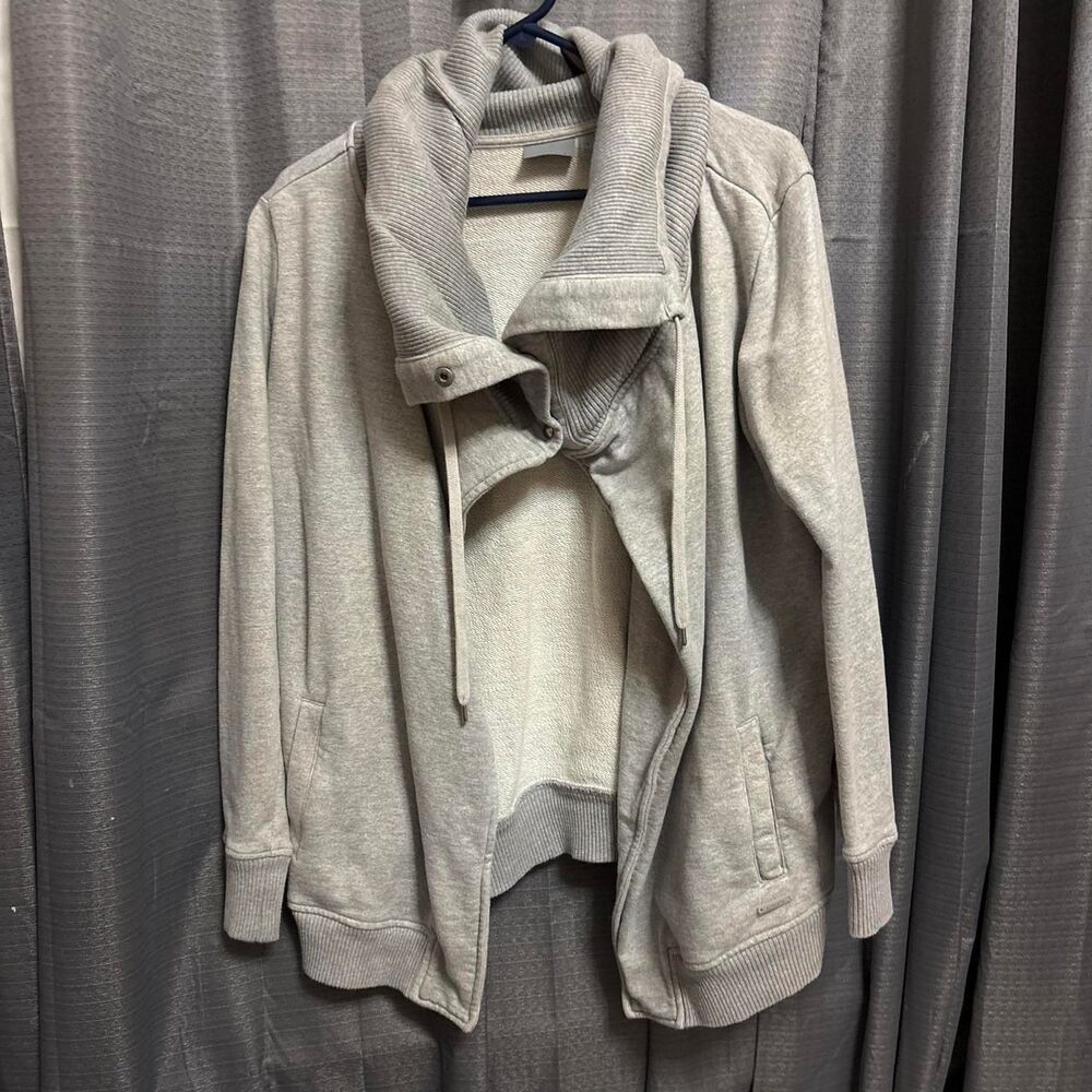 Athleta Women's Grey and Brown Jumper